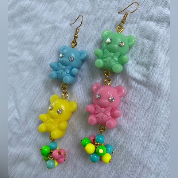 Gummy teddy bears 🧸 Tiny gumball dangle earring long light plastic baby shower - Picture 2 of 3